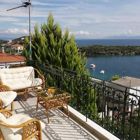 Beach Front House With View Marathos  Exterior photo