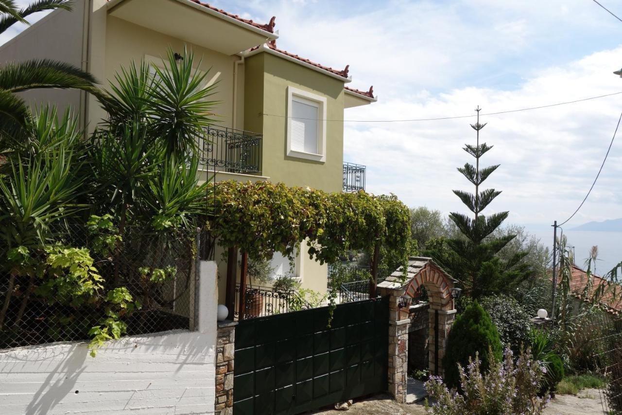 Beach Front House With View Marathos  Exterior photo