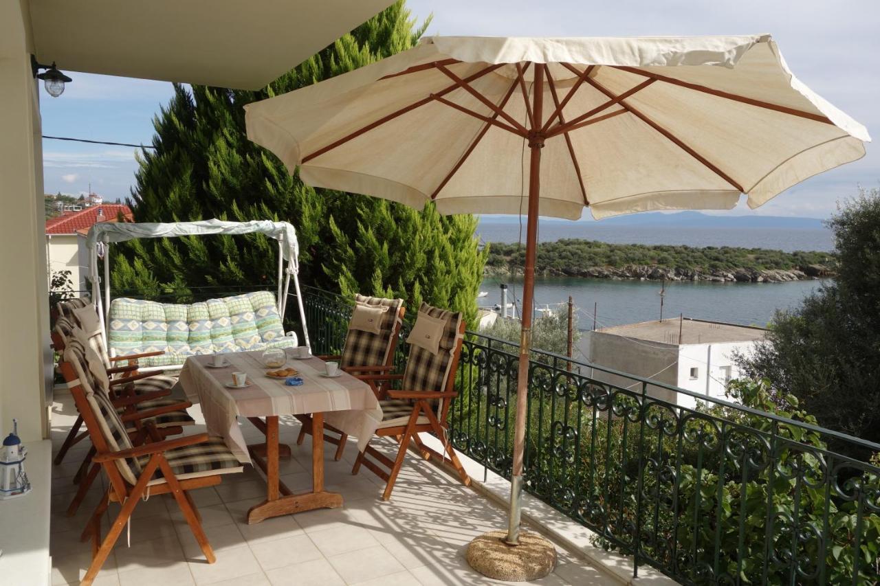 Beach Front House With View Marathos  Exterior photo