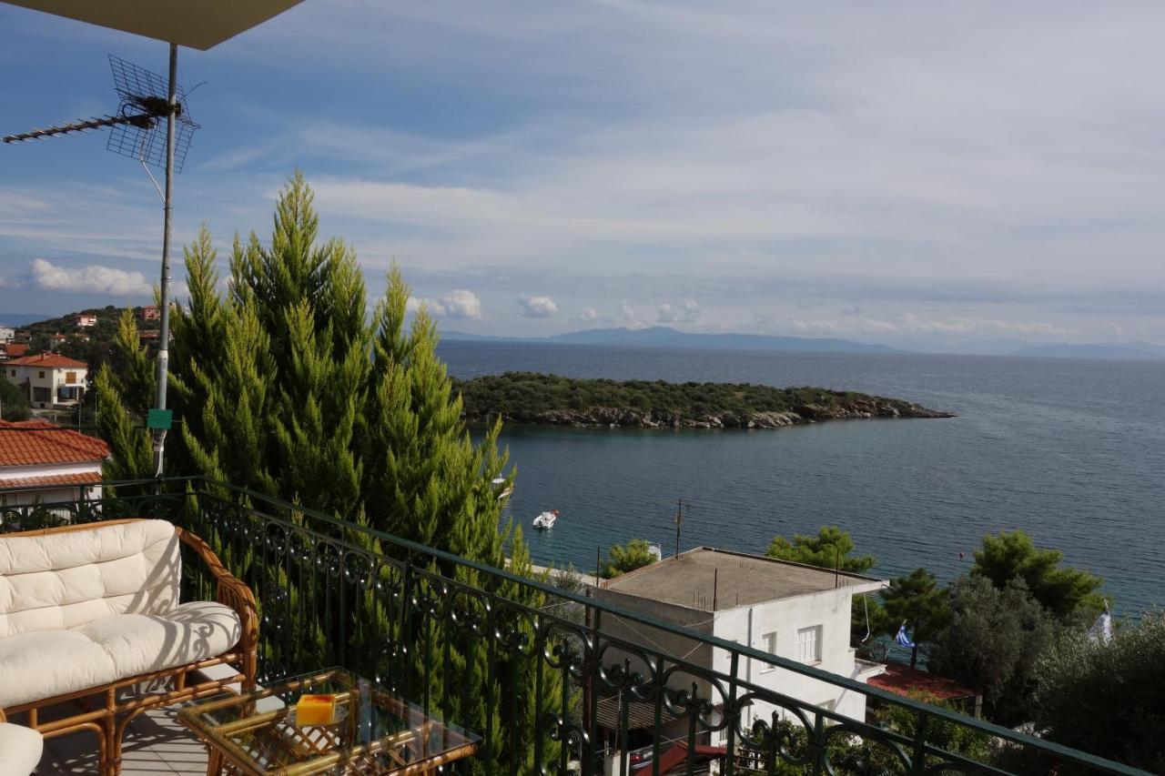 Beach Front House With View Marathos  Exterior photo