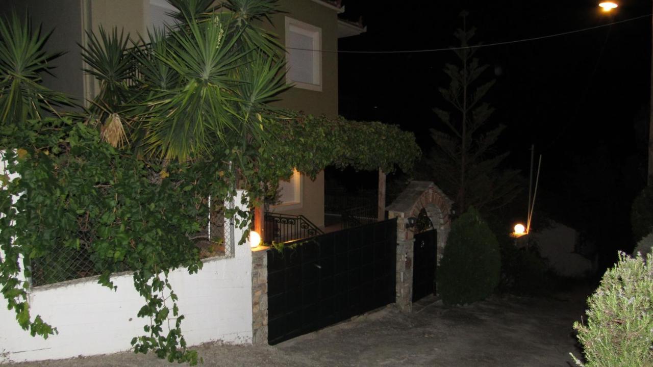 Beach Front House With View Marathos  Exterior photo